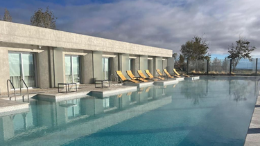 El Termas Pismanta Hotel & Spa brilla como alojamiento de 3 estrellas en Las Flores, Iglesia.