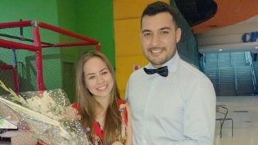 Le pidió casamiento a través de la pantalla del cine