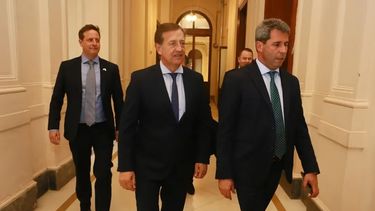 El gobernador Uñac junto a su par de Mendoza, Rodolfo Suárez en Casa Rosada El gobernador Uñac junto a su par de Mendoza, Rodolfo Suárez en Casa Rosada