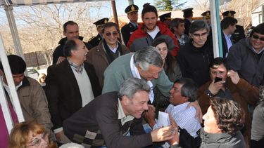 Gioja de recorrida por Calingasta: Desde viviendas hasta una comisaría