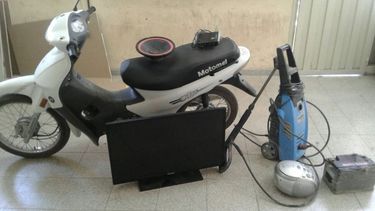 Acorralados por la policía, tuvieron que dejar el botín en una casa en construcción Acorralados por la policía, tuvieron que dejar el botín en una casa en construcción
