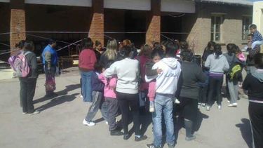 Escuela tomada, día dos: Ahora cortan la calle