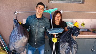 El matrimonio de sanjuaninos que se gana la vida con sus limpiezas extremas