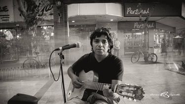 El Grillo recibió 100 dólares de propina y mirá qué hizo