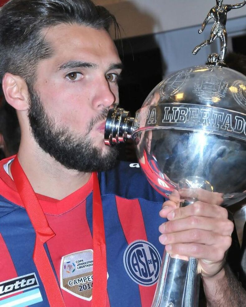 Ya pasaron 10 años de un logro soñado para un club tan grande como @sanlorenzo. Agradezco haber sido parte d esta historia, un sueño hecho realidad!! Gracias   ️ (1).jpg