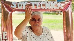 A los 61 años, una caucetera terminó una carrera universitaria: No es un límite, ¡es sólo un número!