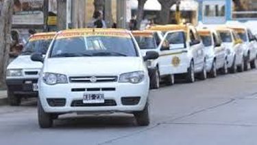 Taxistas piden que EMICAR dé licencias