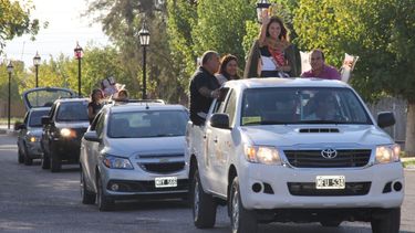 25 de Mayo revolucionado: la Virreina salió de caravana