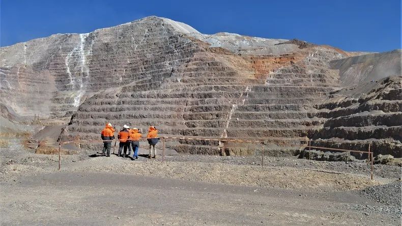 Referentes sanjuaninos analizaron la suba al 5% de las regalías mineras en la Ley Bases