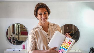 Por qué es importante saber sobre colorimetría a la hora de vestirse, de la mano de un profesional sanjuanino