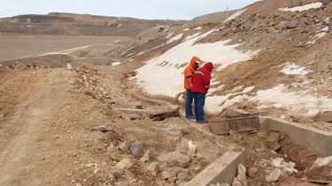 Contrapunto por la contaminación de Veladero: la Federal dice que sí, la empresa lo niega