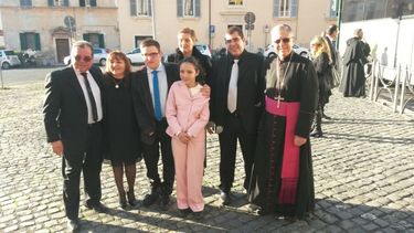 Camila dijo presente en el Vaticano, junto a sus familiares y Monseñor Delgado