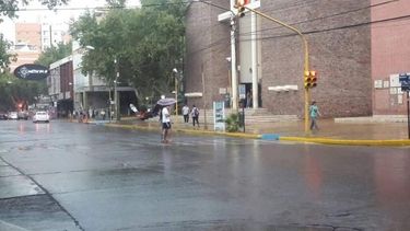 ¡Guardá la ropa tendida! Alerta por tormentas intensas y fuertes ráfagas