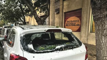 Talleres de la provincia aseguran que el granizo dañó unos 2 mil autos en San Juan