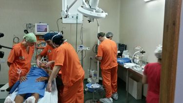 Comenzaron con más de 20 cirugías reparadoras gratuitas a los vallistos