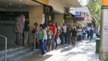Psicosis en los cajeros por el paro bancario