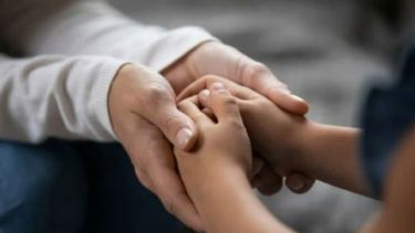 Un grupo de madres de San Juan inició una rifa para ayudar a tres hermanos: denunciaron que fueron abusados