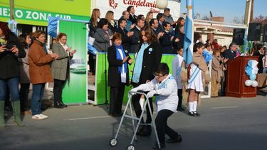 Más de 300 alumnos de 4º prometieron lealtad a la bandera en Rivadavia