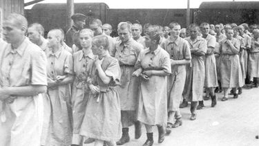 Acto en conmemoración a las víctimas del Holocausto