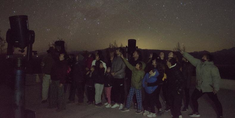 La Luna y Saturno se podrán ver juntos desde San Juan.