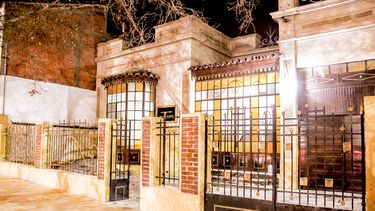 Con el arte en los cimientos