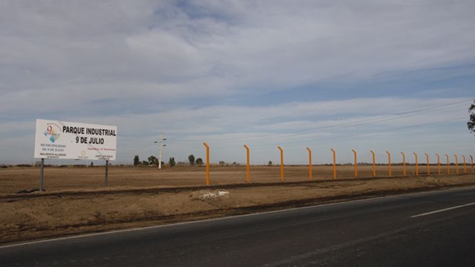 Gioja elogió el Parque Industrial para colocar la fábrica de paneles solares