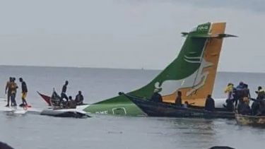 Tanzania: cayó un avión en un lago y hay al menos 19 muertos