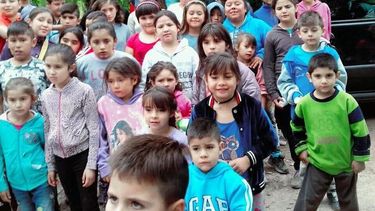Desde Estados Unidos, hinchas Xeneizes donaron una camioneta a un comedor de Pocito