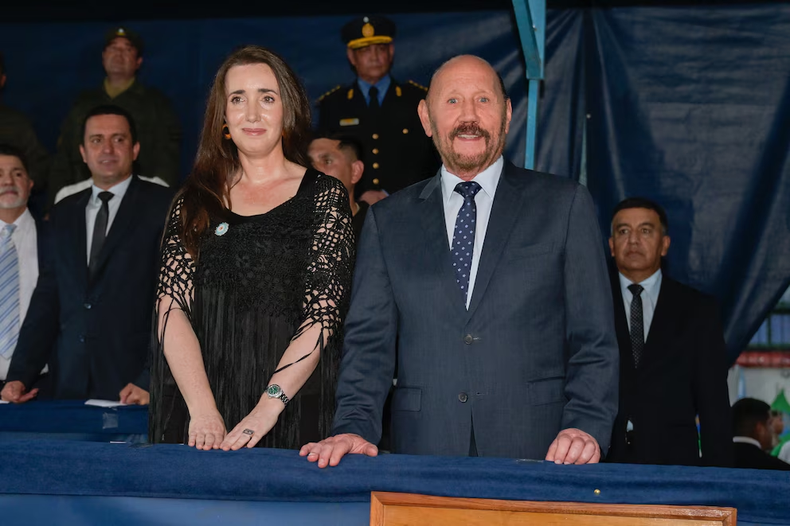 Victoria Villarruel acompañó a Gildo Insfrán en la conmemoración del Día del Héroe Formoseño.