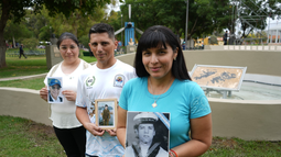 De izquierda a derecha, Johana Cortéz, Rodrigo Rodríguez y Anahí Moreno, hijos de combatientes de la Guerra de Malvinas en San Juan. De izquierda a derecha, Johana Cortéz, Rodrigo Rodríguez y Anahí Moreno, hijos de combatientes de la Guerra de Malvinas en San Juan.