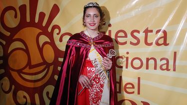 Romina del Valle Farías es la nueva Reina Departamental de 25 de Mayo