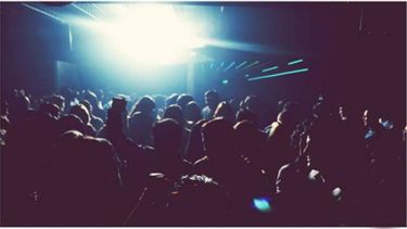 Revuelo entre jóvenes por una golpiza en la apertura de un boliche sanjuanino