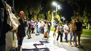 Locura en las afueras del Aldo Cantoni por el show de Andrés Calamaro