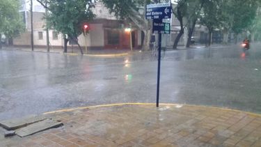 La lluvia no da tregua y se espera que hayan más precipitaciones en el día