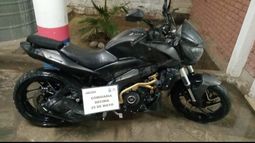 Persecución y fuga en Chimbas: abandonaron una moto robada en Mendoza tras caer en plena huida Persecución y fuga en Chimbas: abandonaron una moto robada en Mendoza tras caer en plena huida