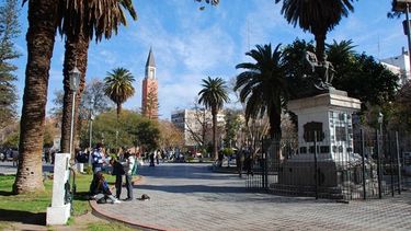 Un domingo con máxima de 27º y alerta por vientos intensos