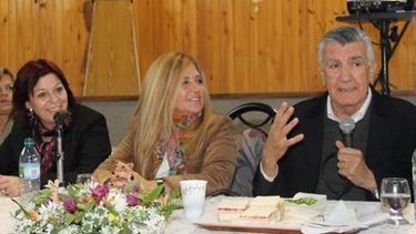 Gioja encabezó un debate y charla sobre violencia de género