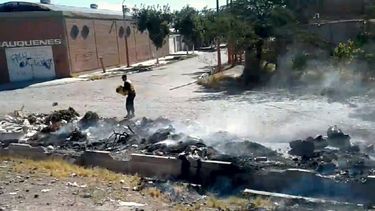 Lo encontraron quemando basura en la cuneta y terminó preso