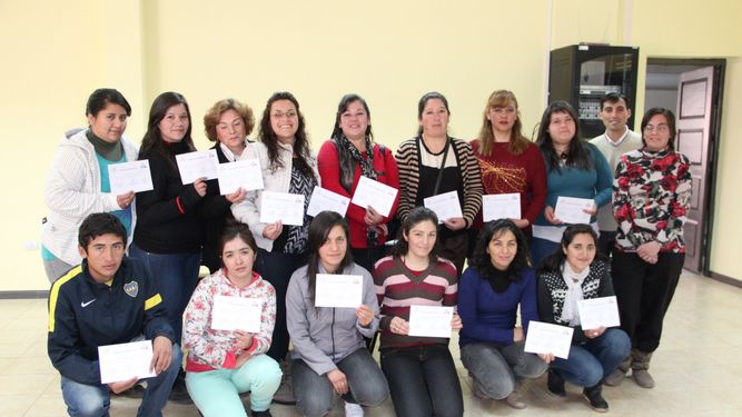 Jóvenes iglesianos y personal del hospital Tomás Perón se capacitaron en informática