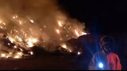 Un importante incendio afectó la Planta Recicladora de Jáchal. Foto: Jáchal La Región Un importante incendio afectó la Planta Recicladora de Jáchal. Foto: Jáchal La Región