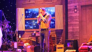 Ismael Serrano cautivó con su música en el Auditorio