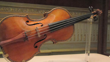 Más arte robado por los nazis: Hallaron un Stradivarius de 300 años
