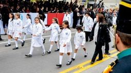 Mirá cómo funcionarán los principales servicios este lunes, feriado nacional