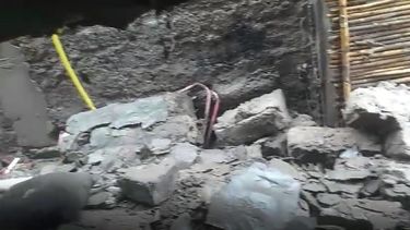 Video: tras la lluvia, una casa quedó inhabitable en San Martín por la caída de una pared