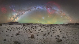 Una imagen de Ischigualasto tomada por un astrofotógrafo argentino fue elegida como una de las 25 mejores fotografías del mundo. Una imagen de Ischigualasto tomada por un astrofotógrafo argentino fue elegida como una de las 25 mejores fotografías del mundo.