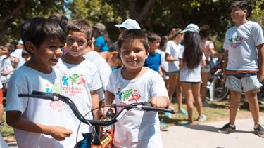 Los chicos de algunas localidades tendrán que esperar hasta la semana próxima para seguir disfrutando de las colonias de verano.