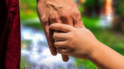 Buscan padres para adoptar a niñas de 12 y 13 años