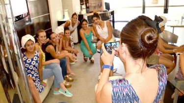 Maquillaje y peinado de Alessi y Chanampa para las candidatas