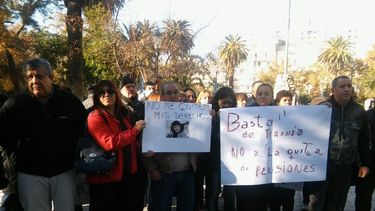 Padres autoconvocados reclaman por la restitución de pensiones
