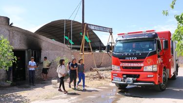 Desarrollo Humano brindó contención y materiales a la familia que perdió todo en un incendio